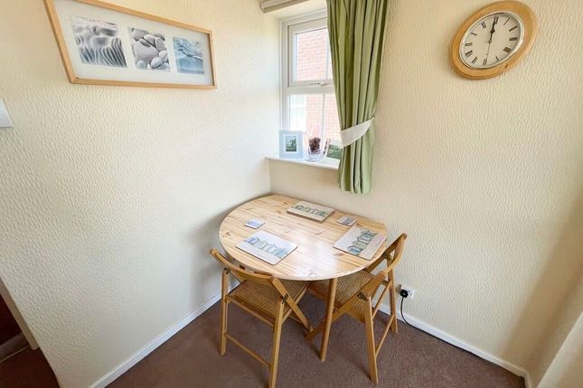 50, Fieldway Avenue, Leeds photo 5