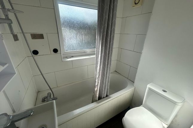 31, Shirley Close, Dartford photo 5