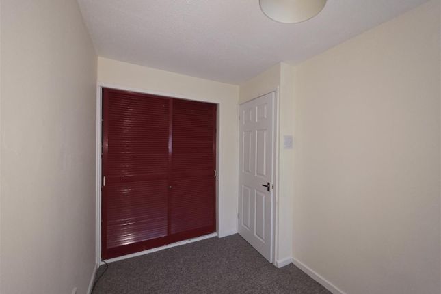 98, Pen Y Cae, Caerphilly photo 4