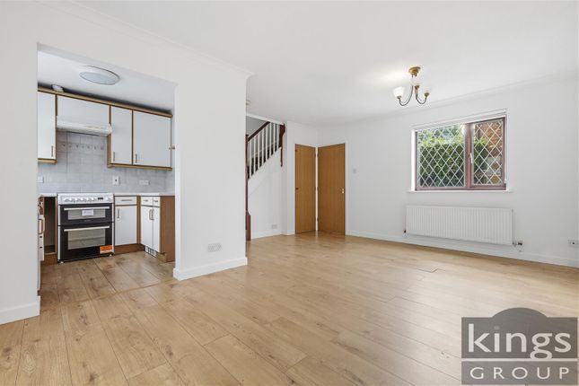 12, Mallards Rise, Harlow photo 2