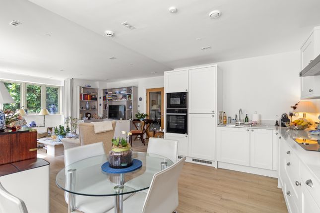 Apartment 2, Elm Grange, 4, Lime Crescent, Siddington photo 4