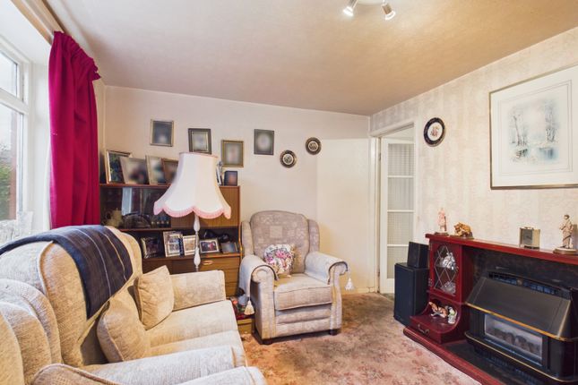 5, Woodbrook Close, Halifax photo 4