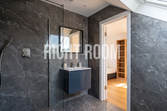 7 Scrubs Lane, London photo 3