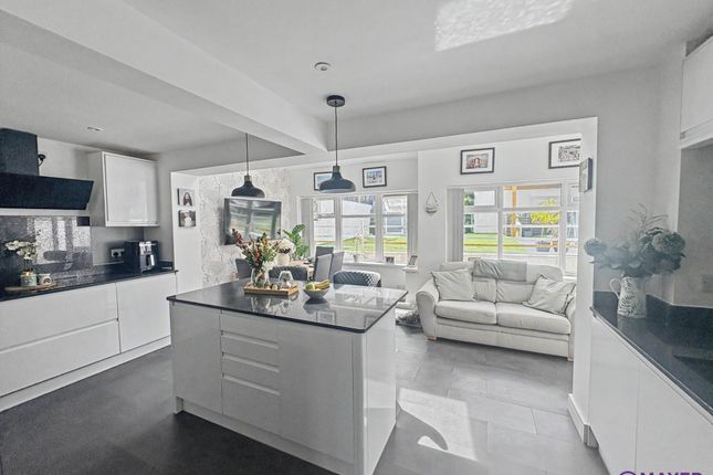27, Kenmare Drive, Plymouth photo 4