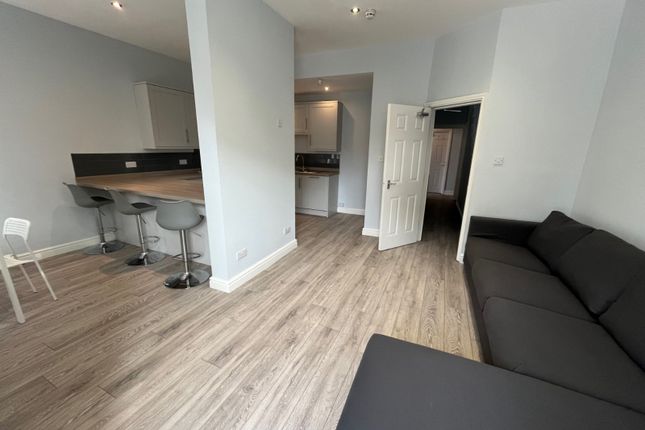 Ash Road, Leeds photo 2