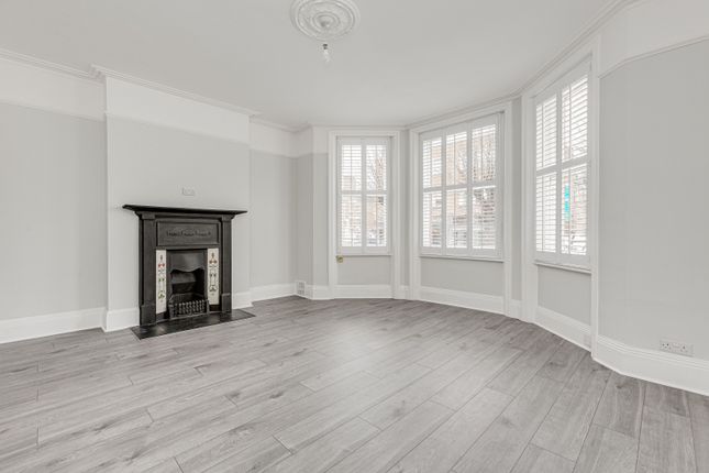 Thumbnail Flat to rent in Drive Mansions, Fulham Road