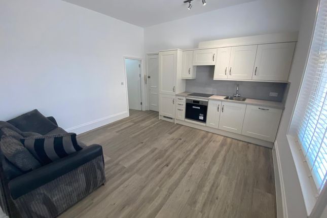 Thumbnail Flat to rent in St. Charles Square, London