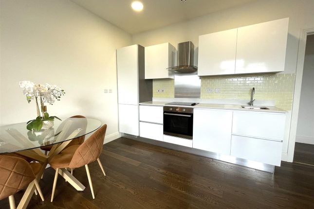 Flat 101, Jessop Court, Brindley Place, Uxbridge photo 4