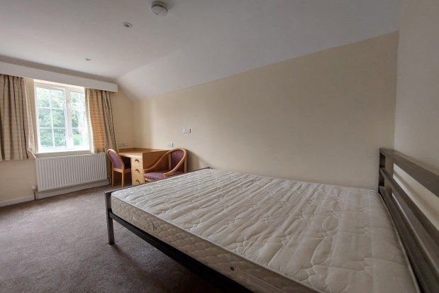 Room to rent in 2 The Gardens, Chichester