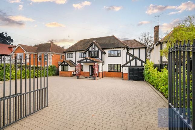 Thumbnail Detached house for sale in Forest Lane, Chigwell