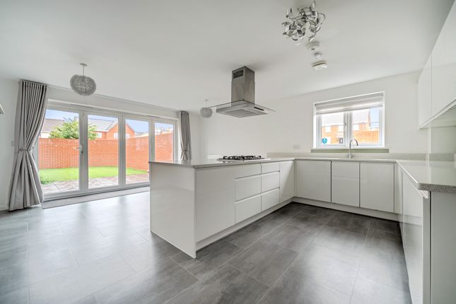 5, Sedge Smith Way, Wantage photo 3