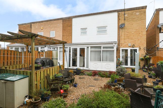 9 Hollybank Close, Sheffield photo 4