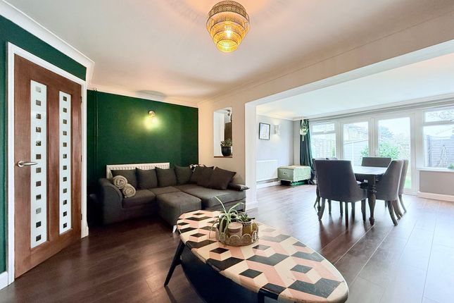 5, Oriel Way, Great Yarmouth photo 3