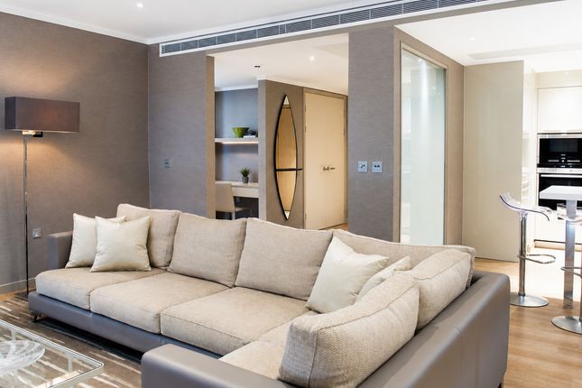 Flat Two Bedroom, Three Quays, 40 Lower Thames Street, London photo 3