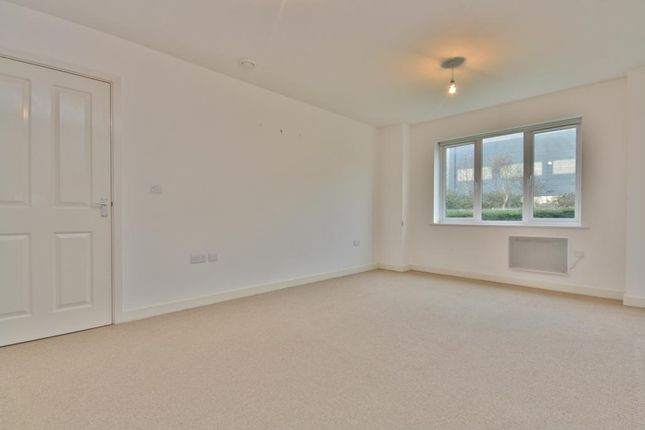 1, Dudley Place, Staines-upon-Thames photo 4
