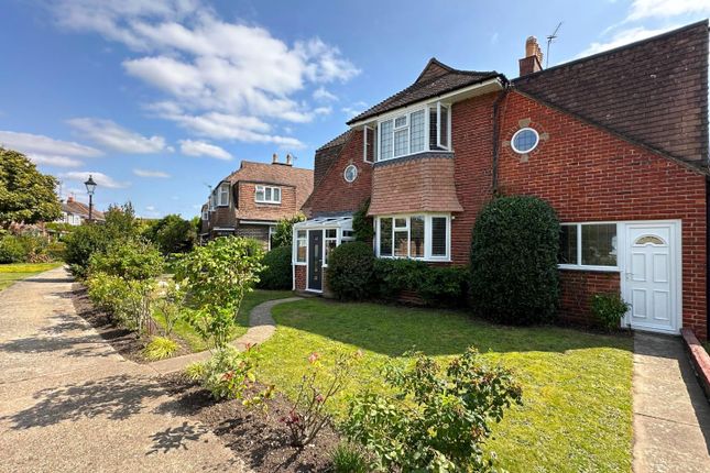 5 Manor Close (1).Jpg