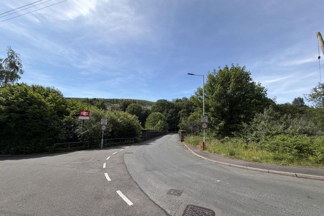 Ty Lilymia, Station Road, Tonypandy photo 4