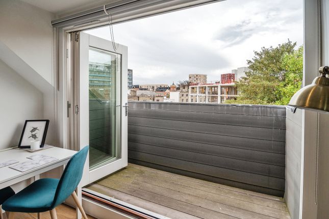Flat for sale in Cathedral Walk, Chelmsford