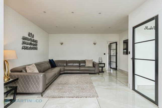 197, Albert Drive, Woking photo 4