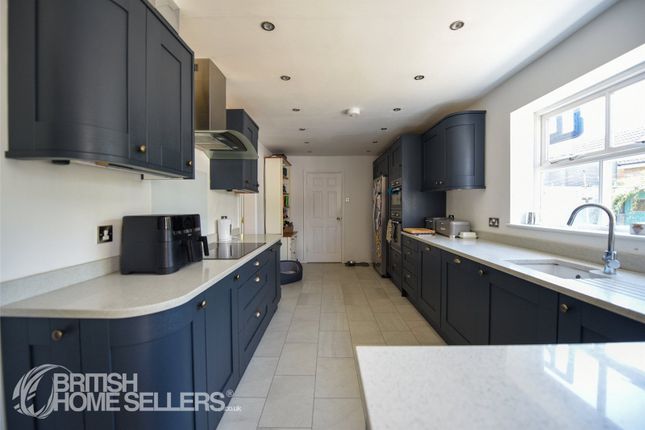 8, Vallenders Road, Tewkesbury photo 2