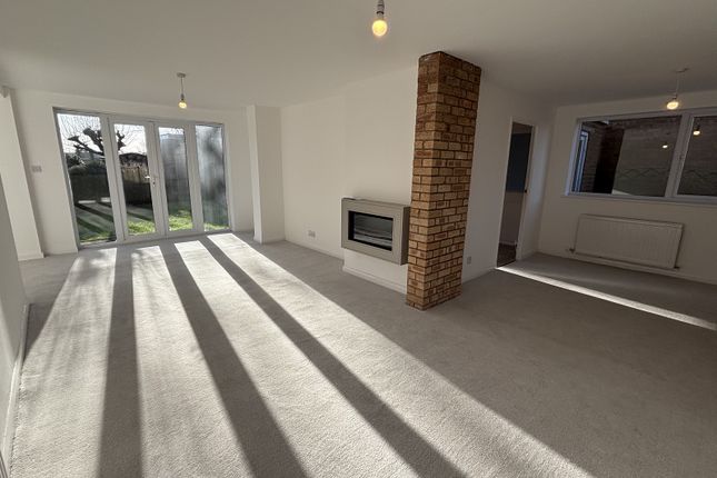 8, Iona Way, Leicester photo 3