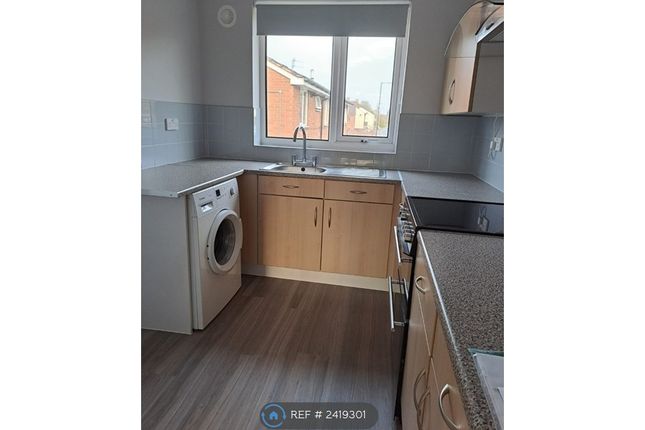 Manor Court, Lowton, Warrington photo 3