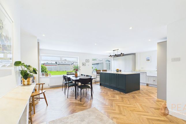 10 Freshfields Close, Lancing photo 2
