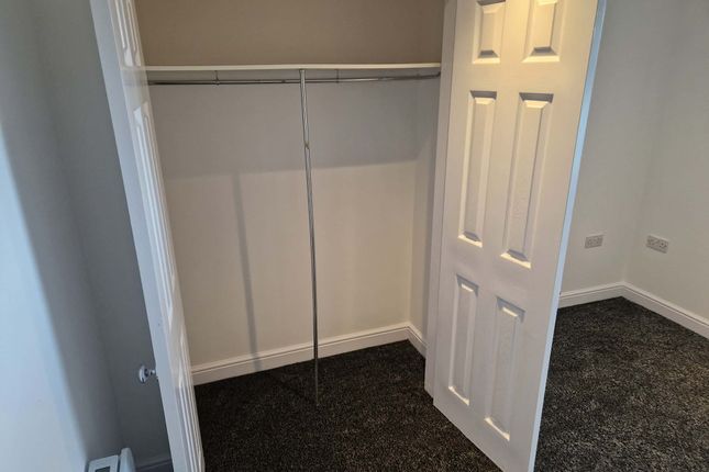 Flat 1 , Main Street, Wakefield photo 5
