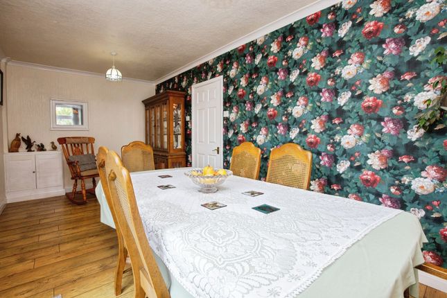 13, Woodside, Nottinghamshire photo 5
