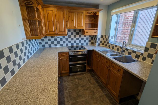 13, Thomas Close, Hereford photo 2