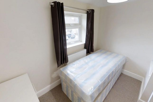 Thumbnail Terraced house to rent in Raymond Crescent, Guildford