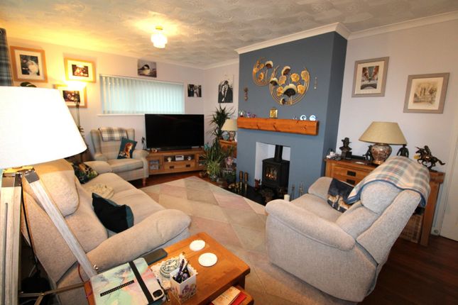 16, Heol-Y-Groes, Litchard photo 2