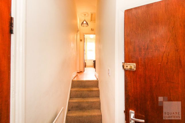 Flat to rent in Evershot Road, Finsbury Park