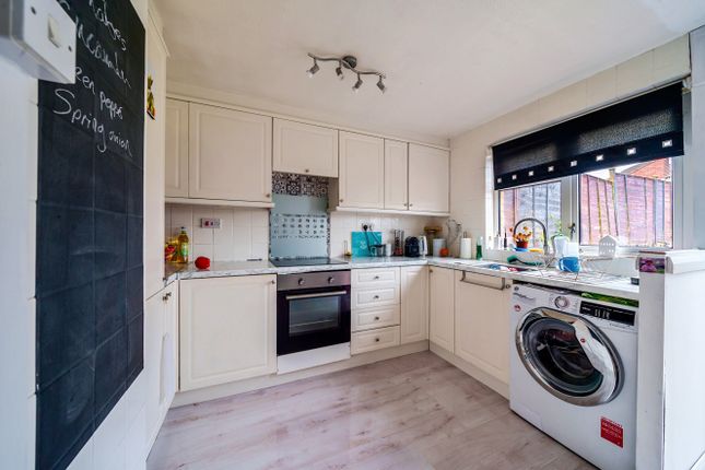 6, Kingston Close, Newton Abbot photo 3