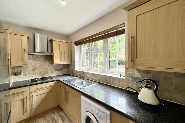 2F, Mellefont, Camberley photo 2