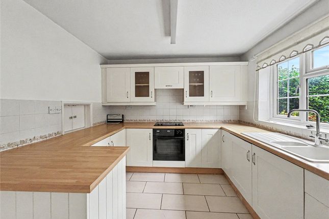 27, The Glebe, Yeovil photo 3