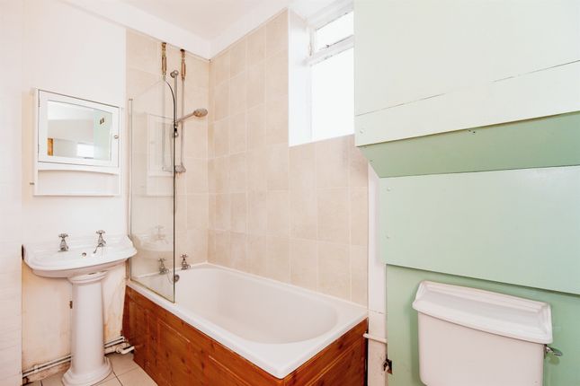 Flat for sale in Queenwood Avenue, Bath