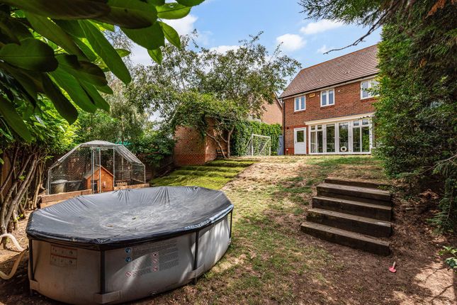 1, Markwells Walk, Clanfield photo 2