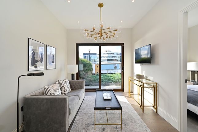 Flat for sale in Selsdon Way, Canary Wharf