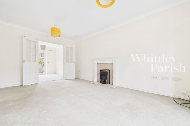 3, Yew Tree Hollow, Norwich photo 2