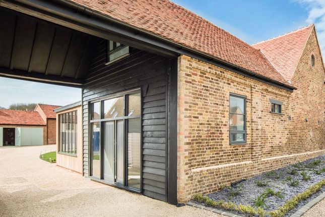 2, Bragbury Barns, Pembridge Gardens, Bragbury End photo 4