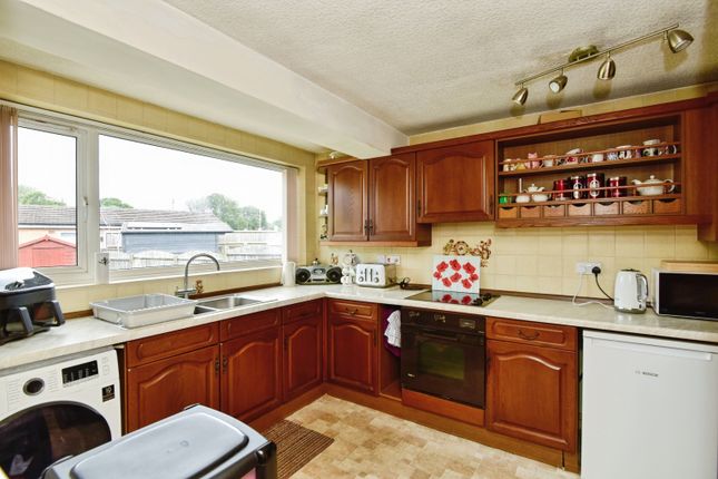 13, Brookland Avenue, Stoke-on-trent photo 3