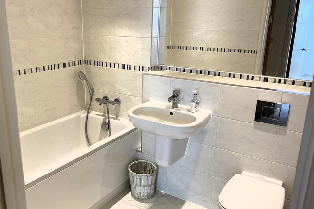 Flat 2, Westwater Court, 53, Victoria Road, Dartmouth photo 4