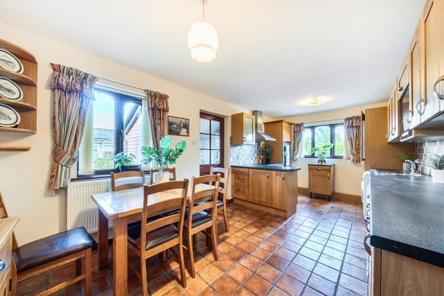 Garwen, 8, Clos Yr Efail, Caersws photo 4