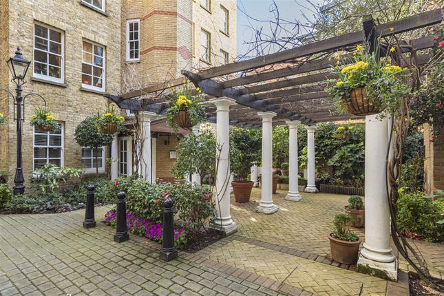 Flat 34, Gladstone Court, 97 Regency Street, London photo 4