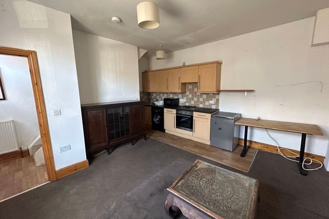 18, Scholes Road, Huddersfield photo 2