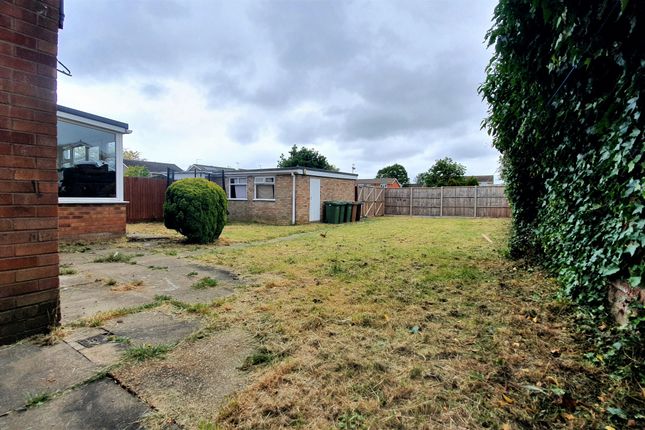 22, Walcot Walk, Peterborough photo 5