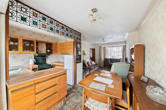 31, Woodrow Avenue, Hayes photo 3