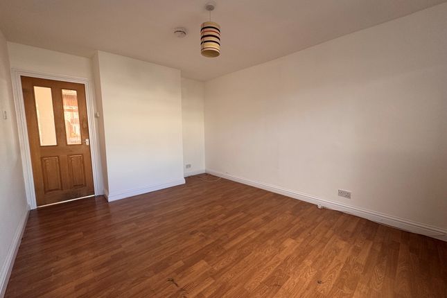 6 Harcourt Gardens, Weston, Bath photo 2