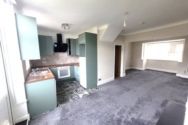 Terraced house to rent in Meadfield Road, Langley, Slough